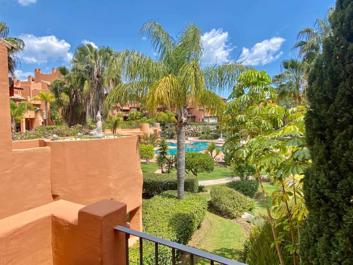 Resort Style 2 Bedroom Apartment In The New Golden Mile Free Wifi & Parking Estepona Eksteriør billede