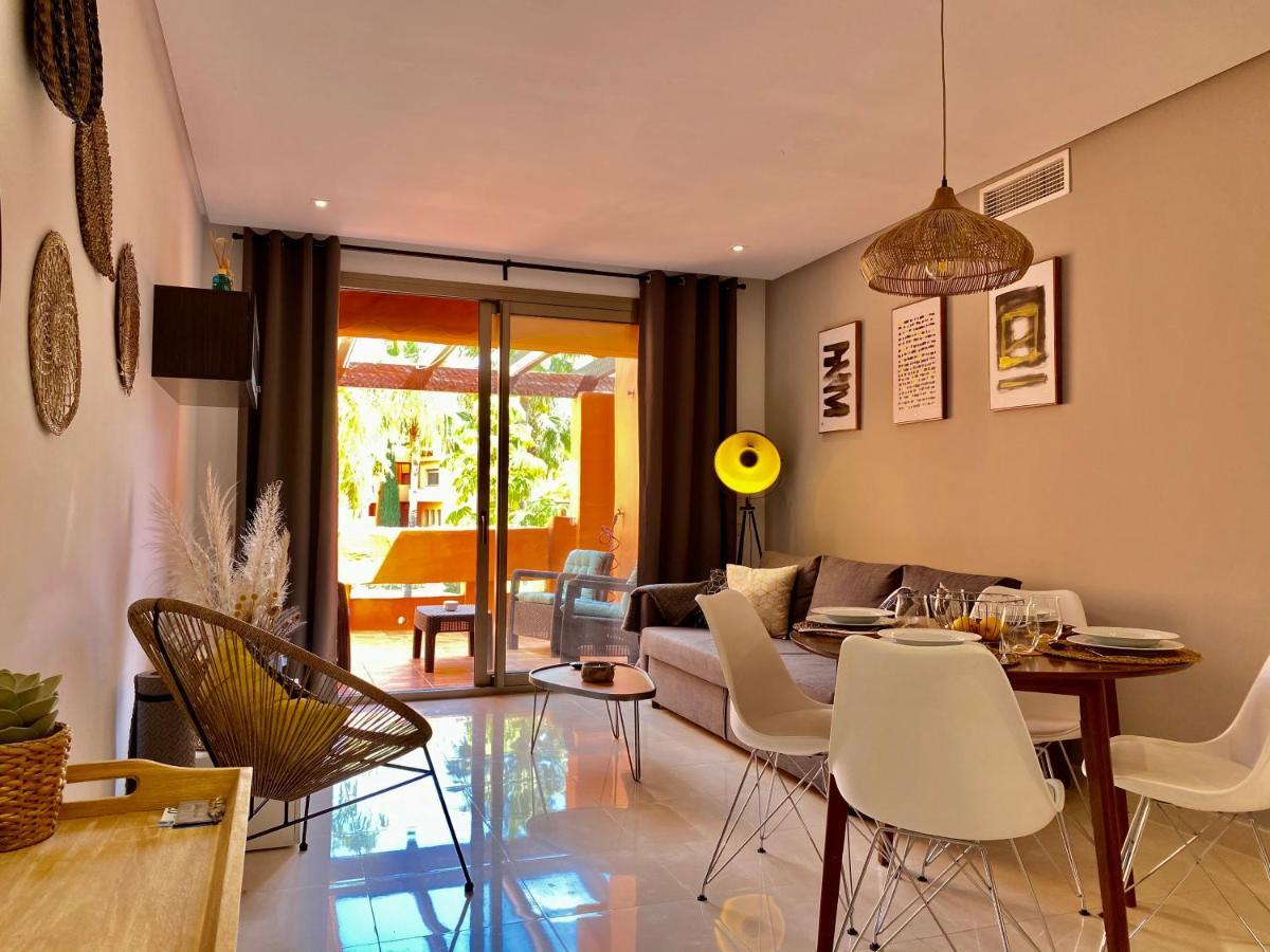 Resort Style 2 Bedroom Apartment In The New Golden Mile Free Wifi & Parking Estepona Eksteriør billede